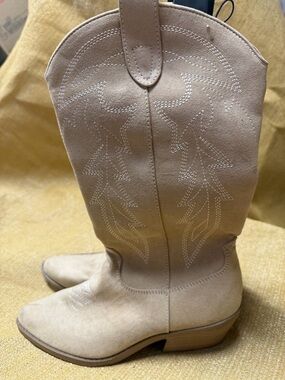 No Boundaries Tan Western Heeled Boots